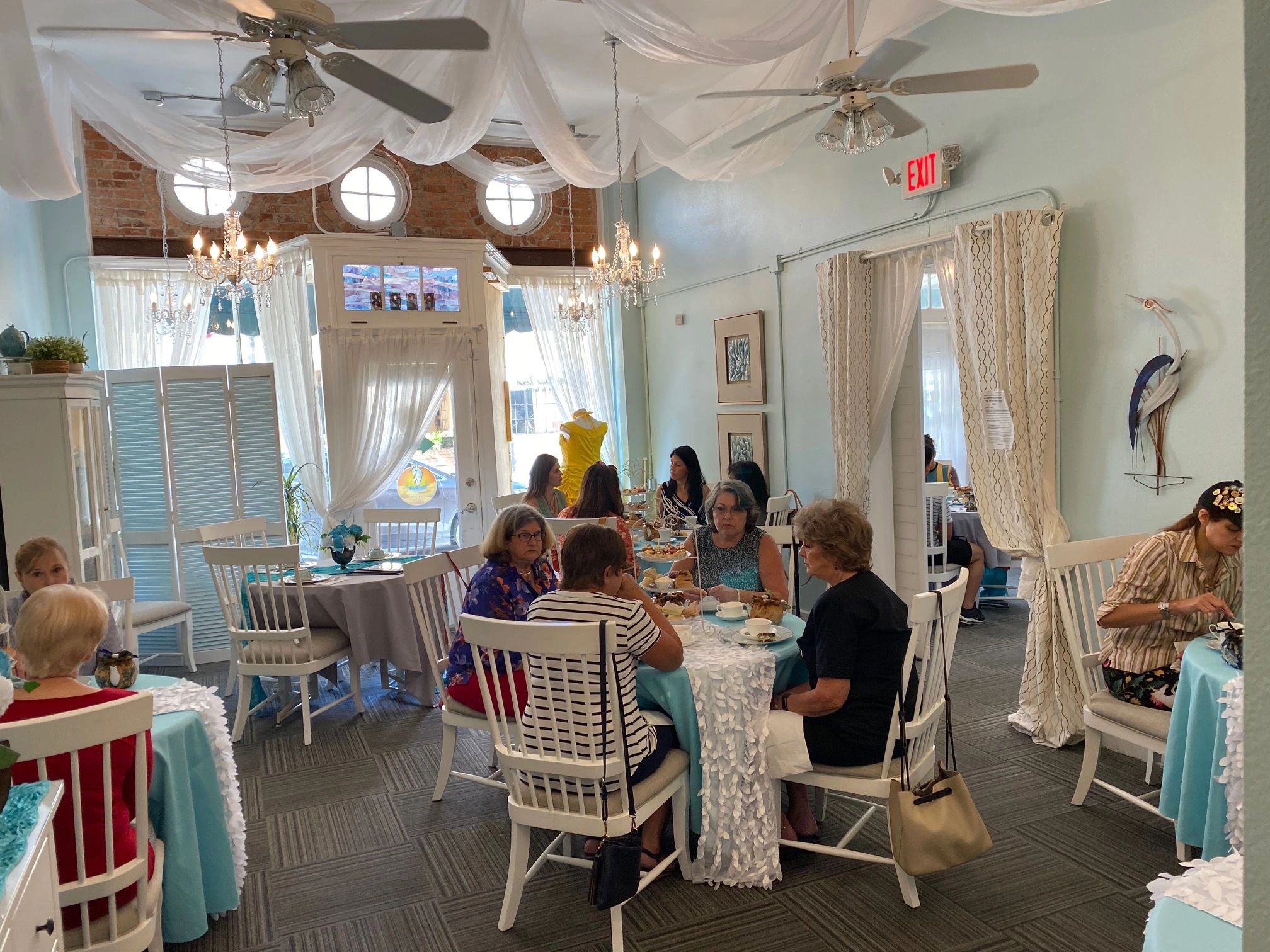 The White Heron Tea & Gifts